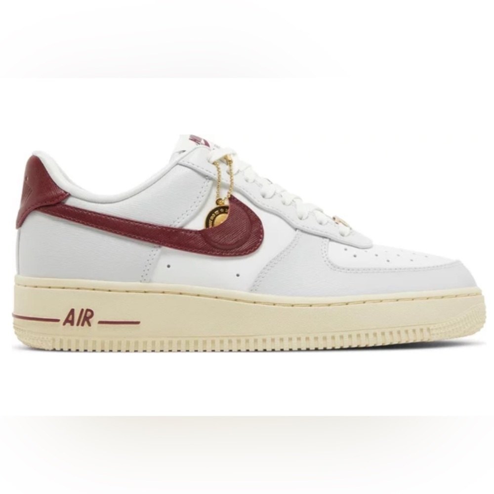 Nike Women’s Air Force size 8  (US)